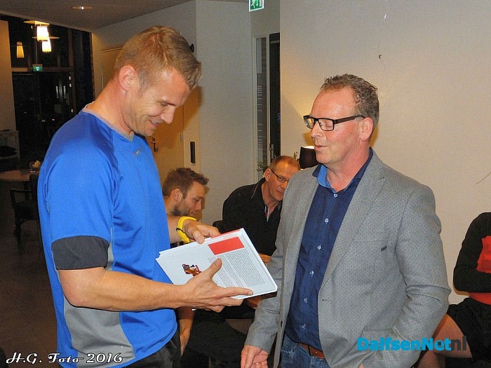 Joost Kooistra geeft clinic voor Ouvol. - Foto: H.G. Foto