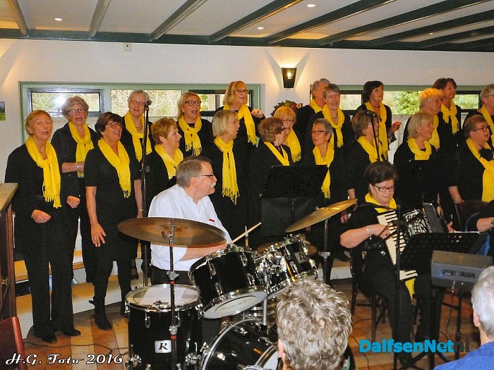 De Jonkvrouwen komen weer in Dalfsen - Foto: H.G. Foto
