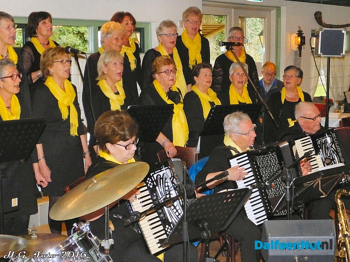 De Jonkvrouwen komen weer in Dalfsen - Foto: H.G. Foto