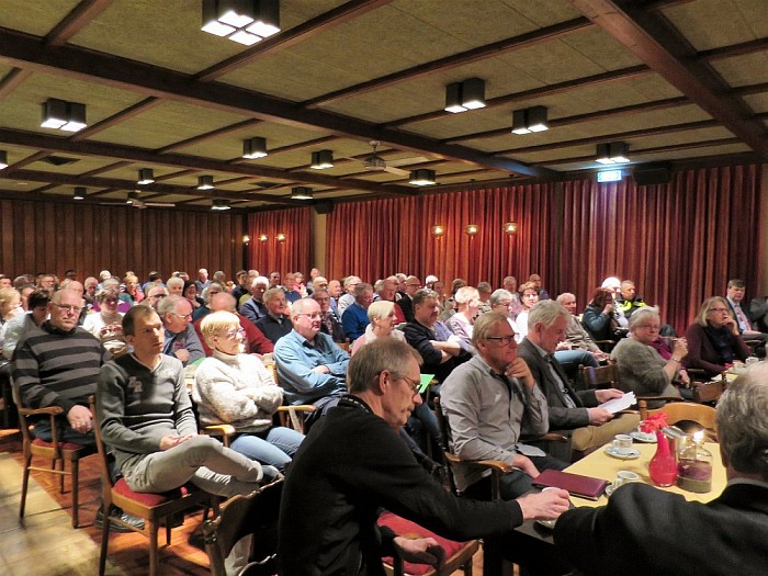 Plaatselijk Belang Hessum met vol programma - Foto: Wim