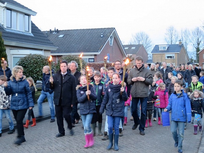 Paasvuur Hoonhorst enorme belangstelling - Foto: Wim