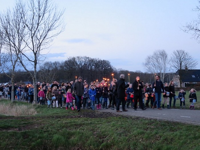 Paasvuur Hoonhorst enorme belangstelling - Foto: Wim