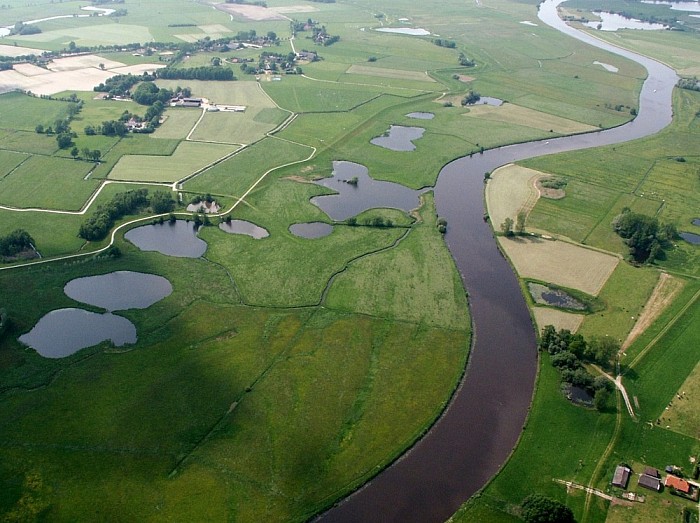 Scholieren buigen zich over ‘Energieke Vecht’ - Foto: Eigen geleverde foto