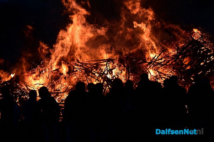 Paasvuur Oosterdalfsen - Foto: Johan Bokma
