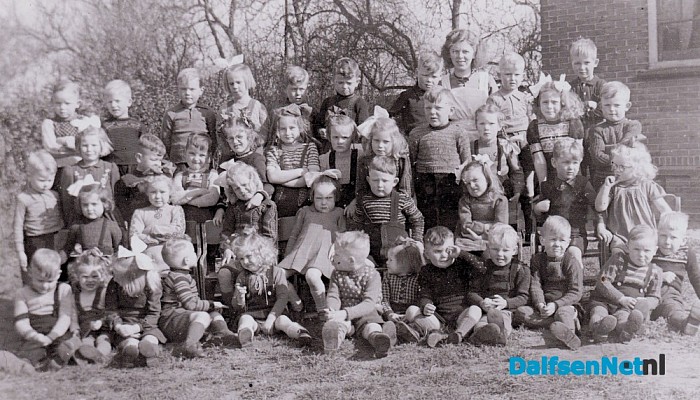 Namen gezocht groepsfoto - Foto: Historische Kring Dalfsen