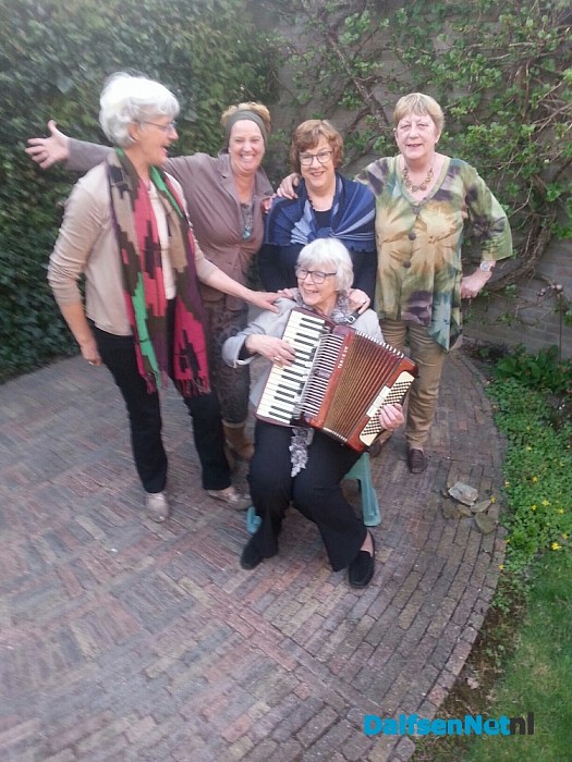 Cabaretgroep Aanvechtbaar weer terug!