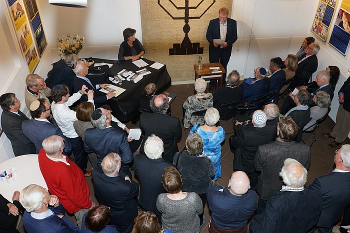 Yad Vashem plechtigheid in voormalige Dalfser synagoge - Foto: Paul Scholten