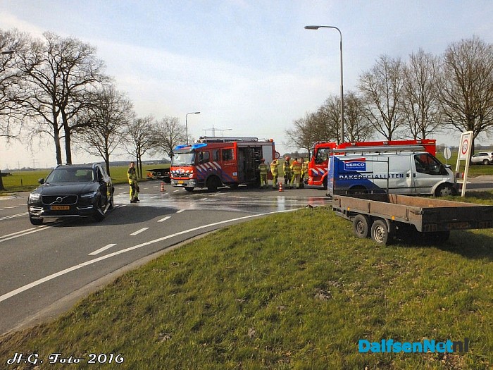 Aanrijding N-35 / Hagenweg Laag Zuthem. - Foto: H.G. Foto