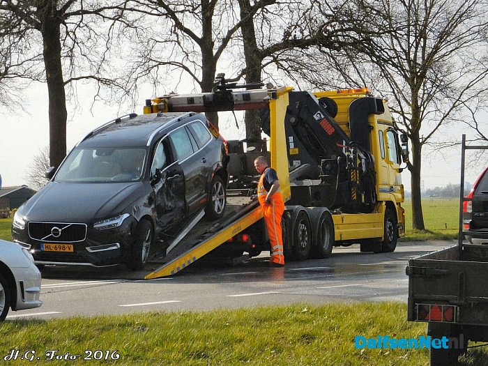 Aanrijding N-35 / Hagenweg Laag Zuthem. - Foto: H.G. Foto