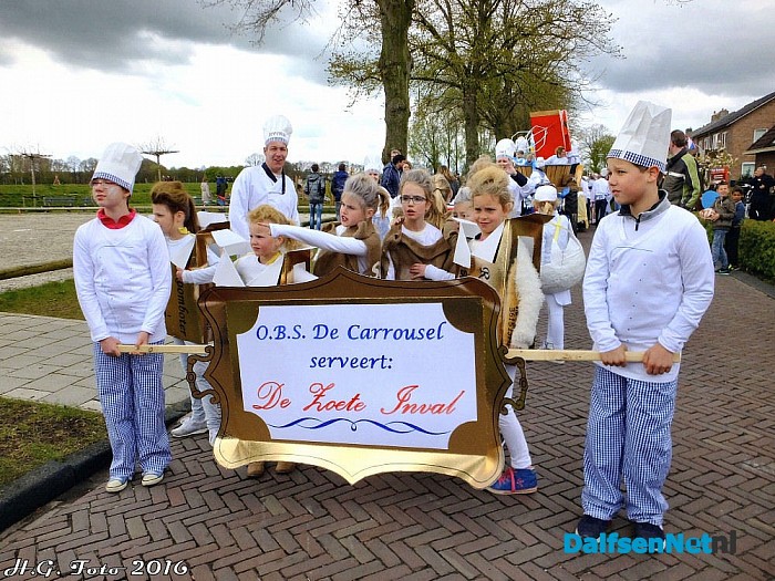 Koningsdag optocht in Dalfsen.(foto update) - Foto: H.G. Foto