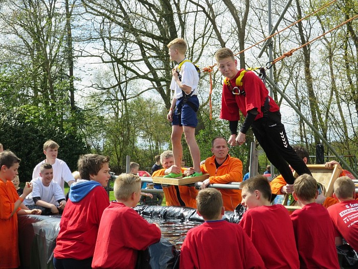 Het Oranjefeest in Hoonhorst is prima verlopen. - Foto: Wim