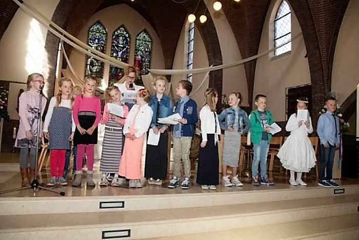 € 1000,00 en afscheid Pastor Thomas - Foto: Eigen geleverde foto