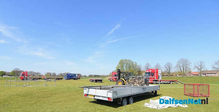 Voorbereidingen Oranjefeesten Dalfsen in volle gang - Foto: Johan Bokma