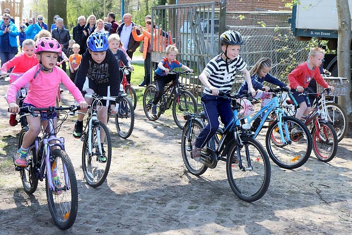 Opening van zwembad Heidepark - Foto: Eigen geleverde foto