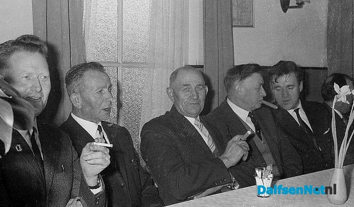Namen gezocht groepsfoto Rabobank 1966 - Foto: Historische Kring Dalfsen