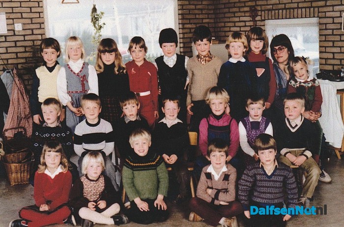 Namen gezocht groepsfoto - Foto: Historische Kring Dalfsen