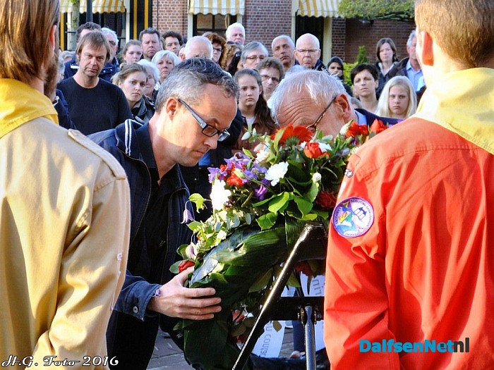 Ook 4 Mei herdenking in Nieuwleusen. - Foto: H.G. Foto