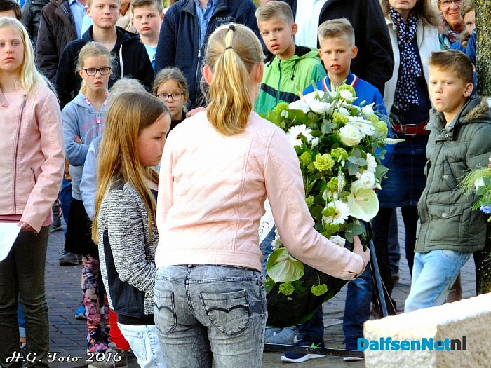 Ook 4 Mei herdenking in Nieuwleusen. - Foto: H.G. Foto