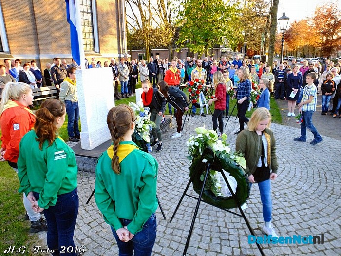 Ook 4 Mei herdenking in Nieuwleusen. - Foto: H.G. Foto