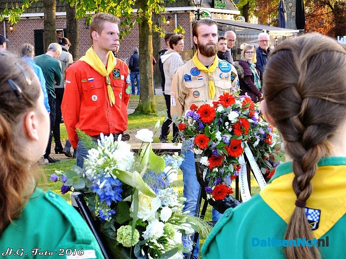 Ook 4 Mei herdenking in Nieuwleusen. - Foto: H.G. Foto