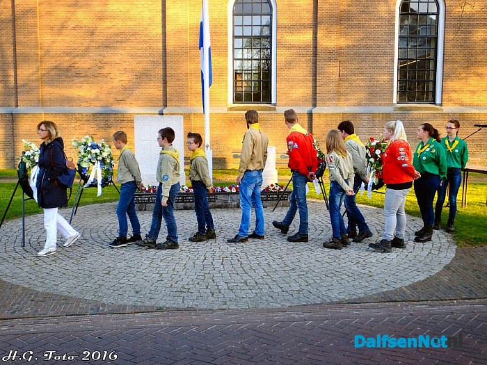 Ook 4 Mei herdenking in Nieuwleusen. - Foto: H.G. Foto