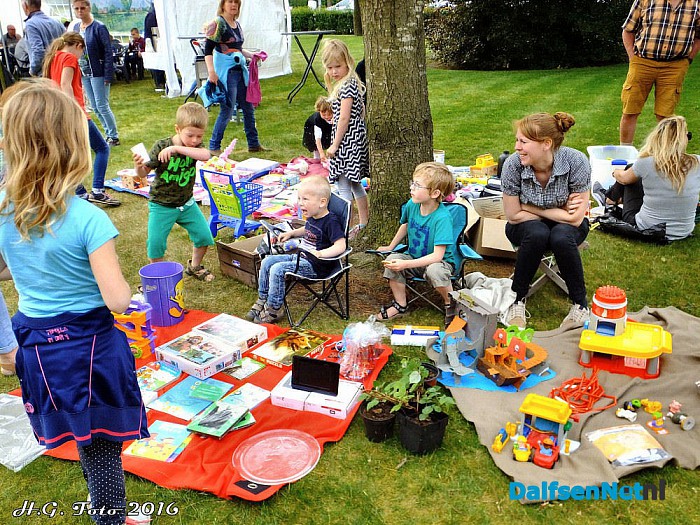 Voorjaarsmarkt in Oudleusen. - Foto: H.G. Foto