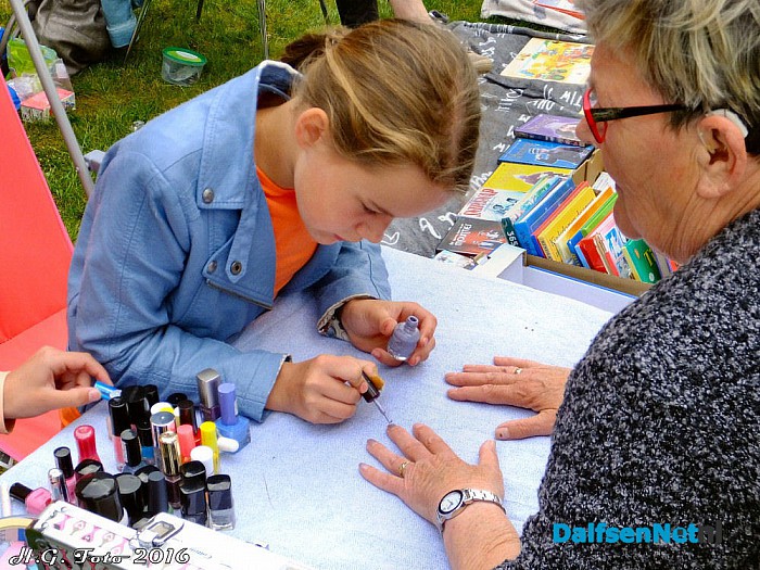 Voorjaarsmarkt in Oudleusen. - Foto: H.G. Foto
