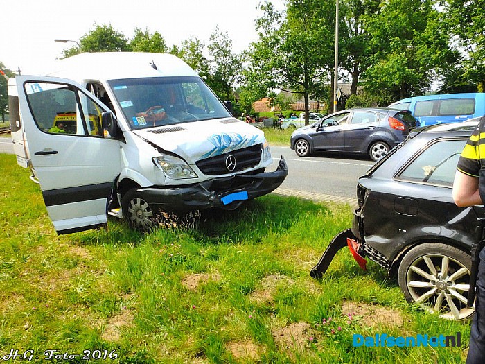 Aanrijding op de Poppenallee.(Foto update) - Foto: H.G. Foto