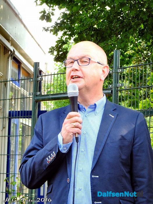 Opening groene schoolplein. - Foto: H.G. Foto