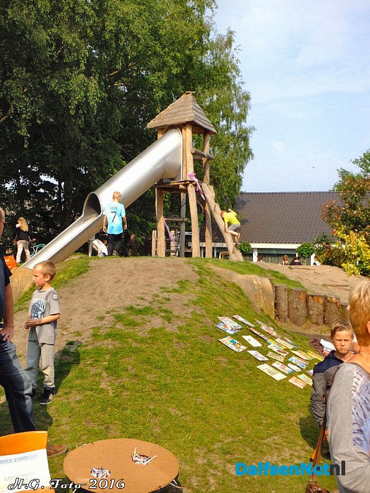 Opening groene schoolplein. - Foto: H.G. Foto