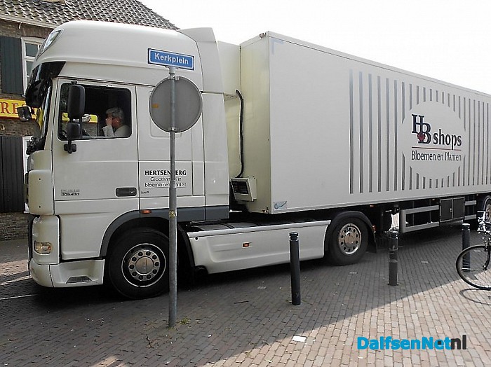 Prachtig: vrouw achter stuur vrachtwagen!