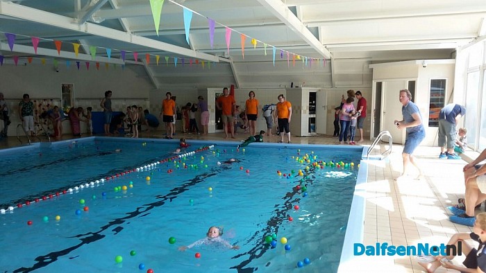 Feest bij zwembad Kontrast - Foto: Eigen geleverde foto