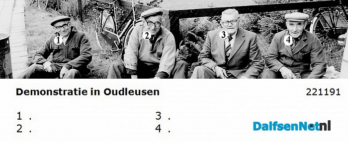 Namen gezocht groepsfoto - Foto: Historische Kring Dalfsen