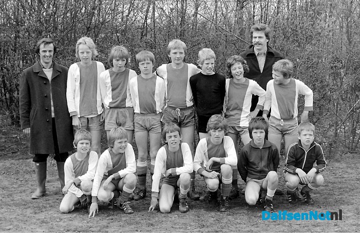 Namen gezocht groepsfoto - Foto: Historische Kring Dalfsen