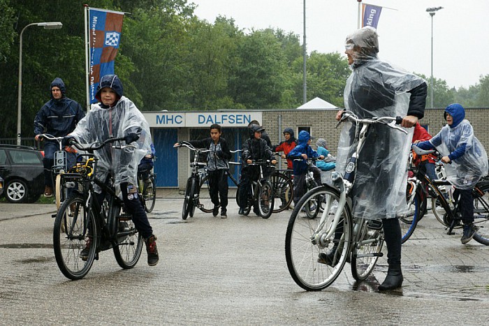 Eerste dag fiets3daagse Dalfsen - Foto: Paul Scholten