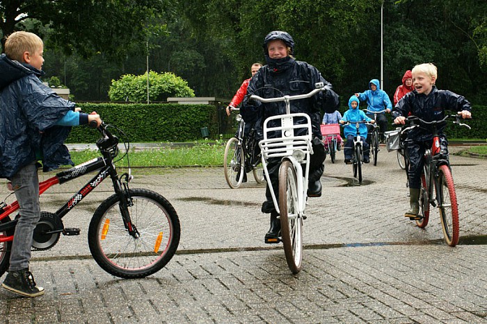 Eerste dag fiets3daagse Dalfsen - Foto: Paul Scholten