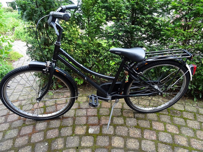 Kinderfiets ergens achter gelaten - Foto: Eigen geleverde foto