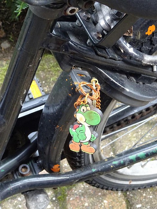 Kinderfiets ergens achter gelaten - Foto: Eigen geleverde foto