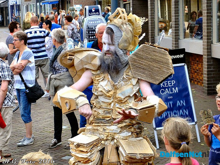 Kunsten op straat weer een succes. - Foto: H.G. Foto