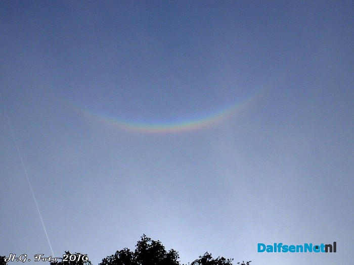 Vreemd natuurverschijnsel boven Dalfsen. - Foto: H.G. Foto