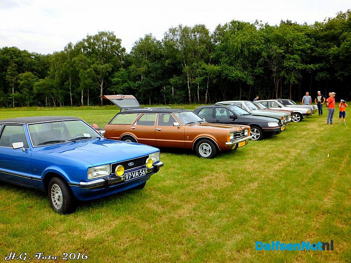 Ford meeting bij de Spokkeriete. - Foto: H.G. Foto