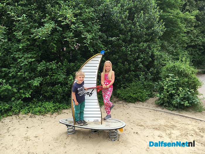 Nieuwe speeltoestellen school in Hoonhorst