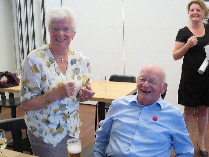 Anjerpunt Hoonhorst feestelijk geopend - Foto: Wim