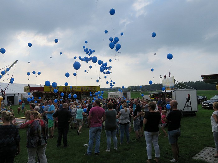 Het spoeifeest door kinderen geopend - Foto: Wim