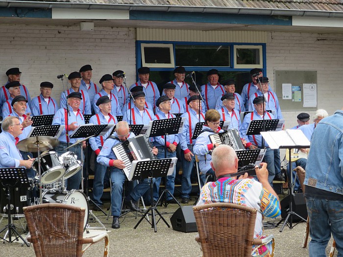 Het was weer gezellig druk in Hoonhorst - Foto: Wim