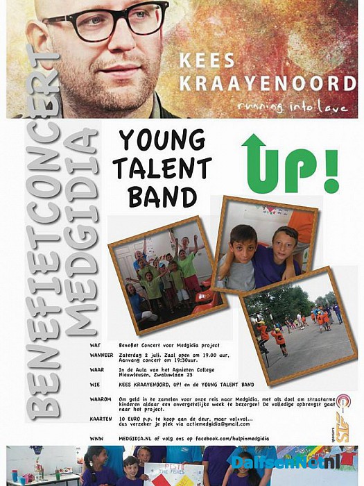 Kees Kraayenoord speelt tijdens benefietconcert in Nieuwleusen - Foto: Eigen geleverde foto
