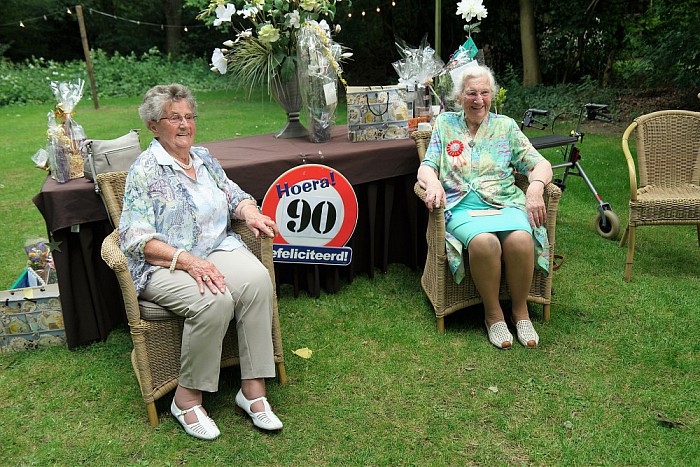 Wel uniek: Een tweeling van 90 jaar - Foto: Eigen geleverde foto