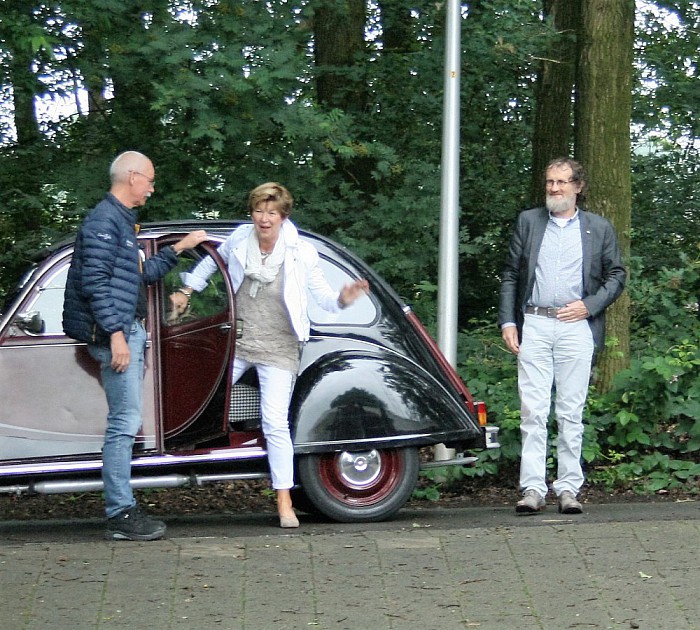 Juf Tonny neemt afscheid - Foto: Eigen geleverde foto