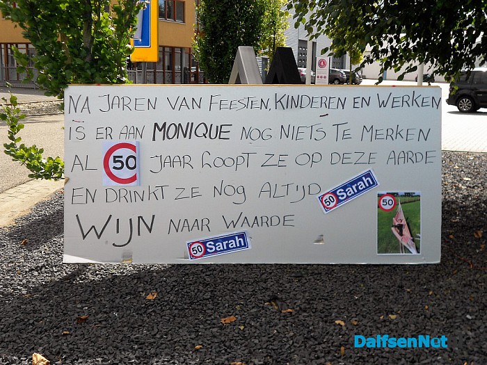 Monique (50) flink op de korrel