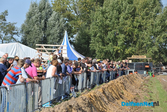 t’ Uliefeest groot spektakel aan de Ganzepanweg - Foto: Johan Bokma